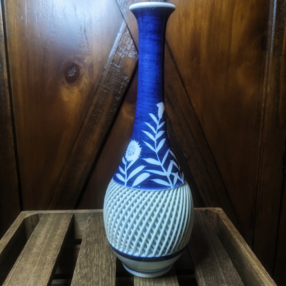 Vintage Japanese Hasami Yaki Signed Porcelain Blue & White,Floral & Lattice Vase